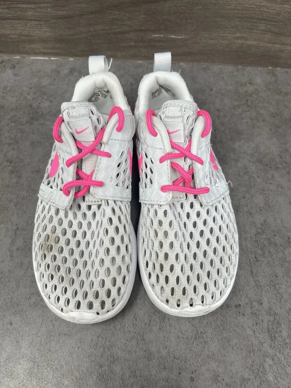 Nike Roshe One Flight Weight Sneakers Kids Size 11c Toddler Grey Pink